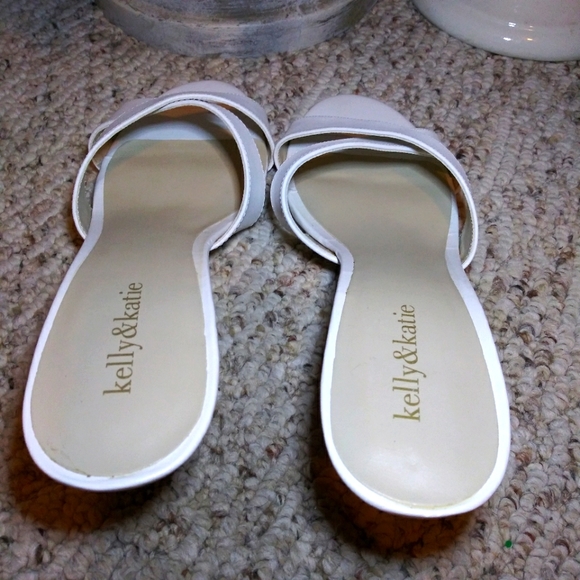 Kelly & Katie Retro 1960's Style, White Leather Criss-Cross Slide Sandals - Picture 6 of 12